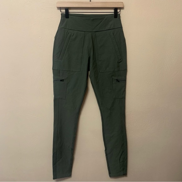 Athleta Headlands Hybrid Cargo Pants Size 4 Tall Olive Green Gray Flawed - Picture 2 of 15